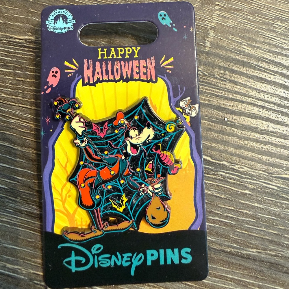 Disney Parks 2023 Happy Halloween Goofy Spider Web Pin